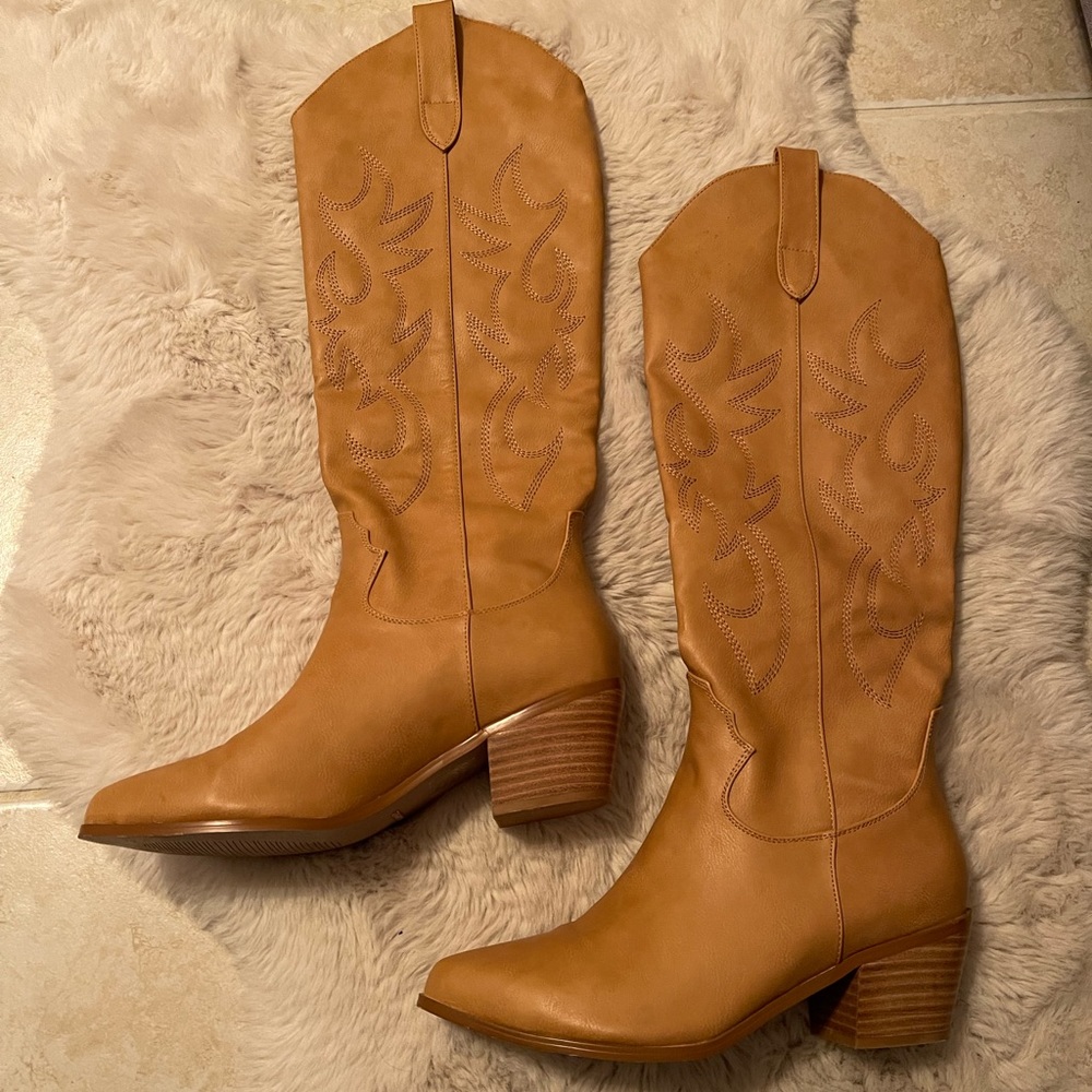 Billini Urson Cowboy Boots  - Beige